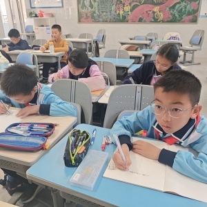 请输入相册名称